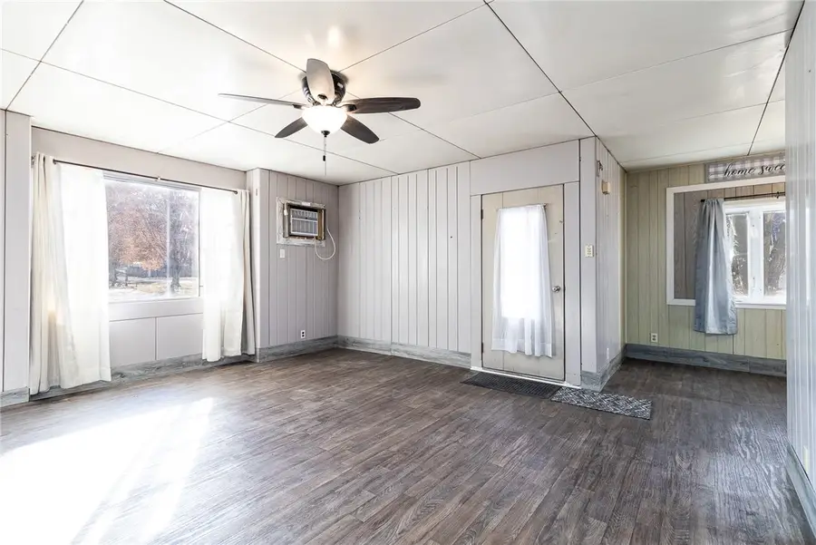 500 W Monroe Avenue, Farina, IL 62838 - Image #3