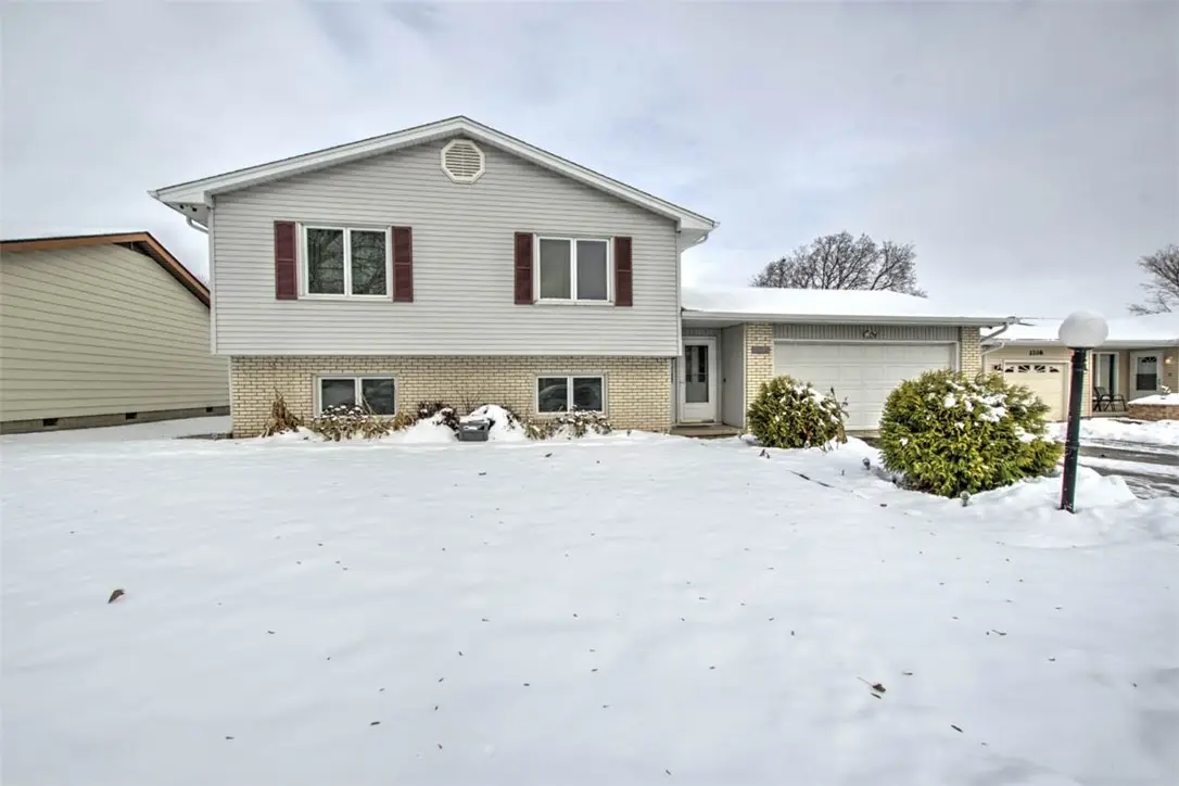 1686 E Barrington Avenue, Decatur, IL 62526 - Image #1