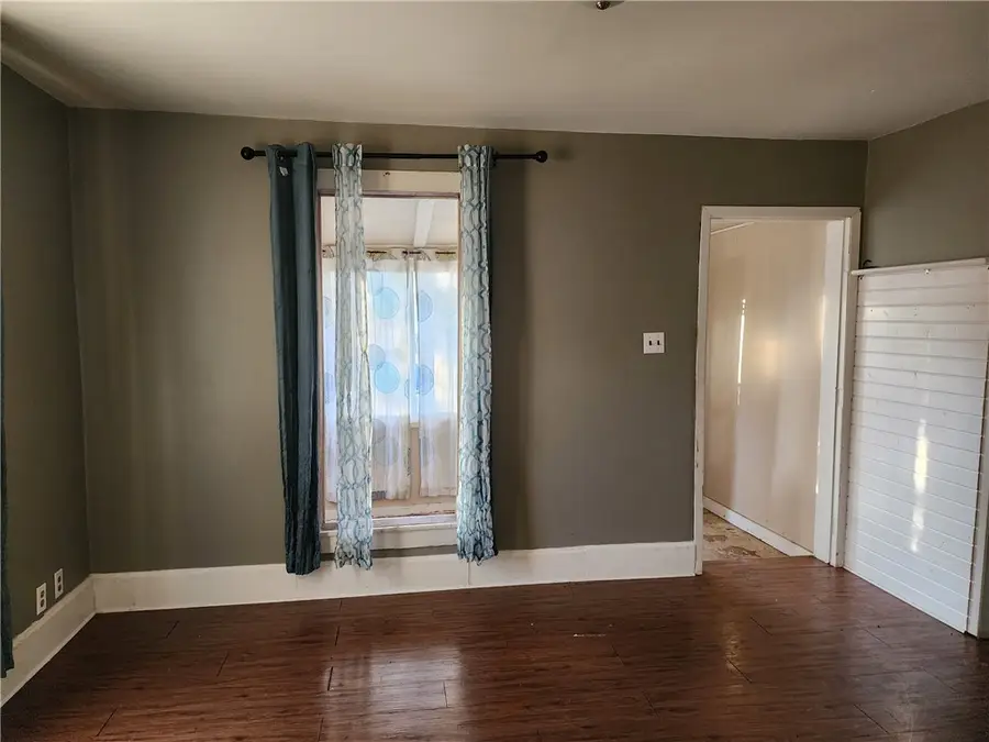 110 S College Street, Assumption, IL 62510 - Image #3