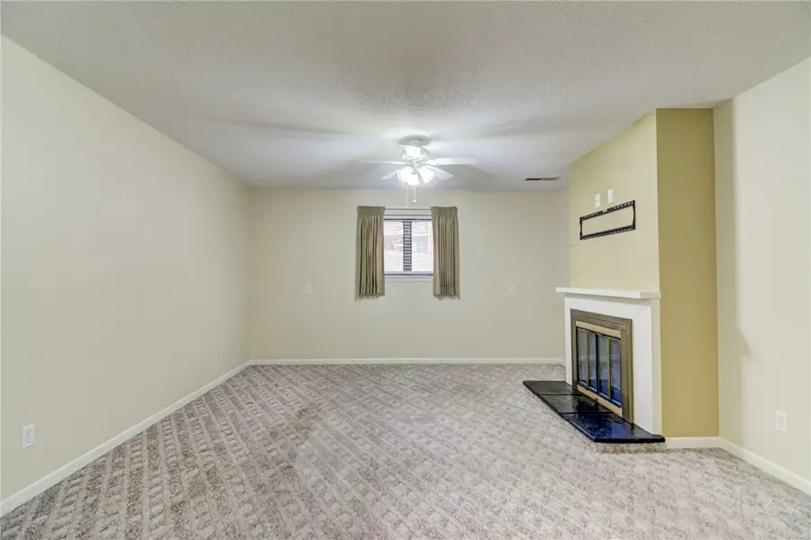 427 Woodside Trail #13, Decatur, IL 62521 - Image #3