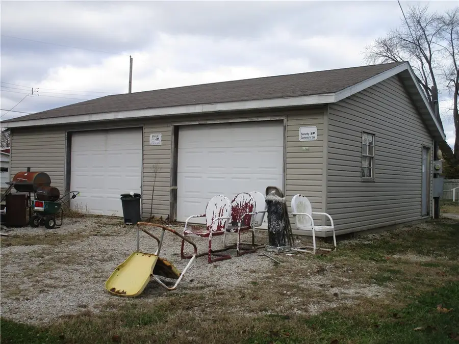 225 E 5th Street, Ramsey, IL 62080 - Image #2