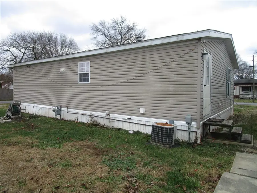 225 E 5th Street, Ramsey, IL 62080 - Image #3