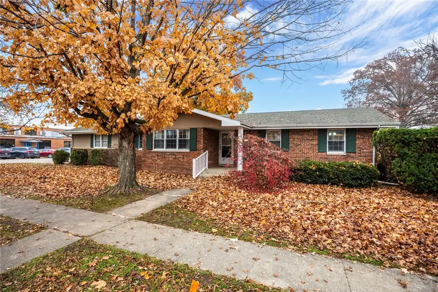 101 S Edwards Street, Altamont, IL 62411 - Image #3