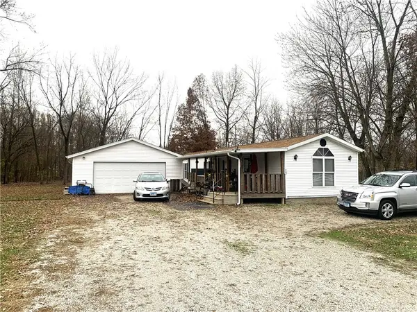 707 W Dewitt Street, Pana, IL 62557