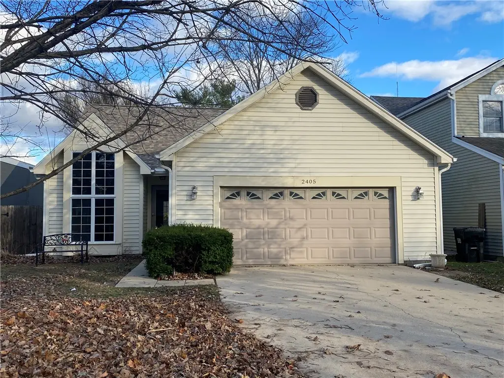 2405 Woodlawn Drive, Charleston, IL 61920 - Image #1