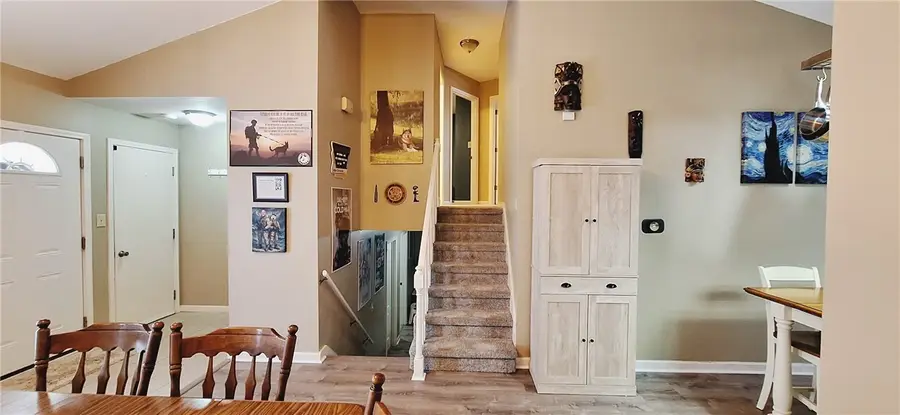 2519 Woodlawn Drive, Charleston, IL 61920 - Image #2