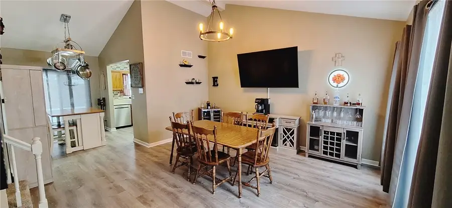 2519 Woodlawn Drive, Charleston, IL 61920 - Image #3