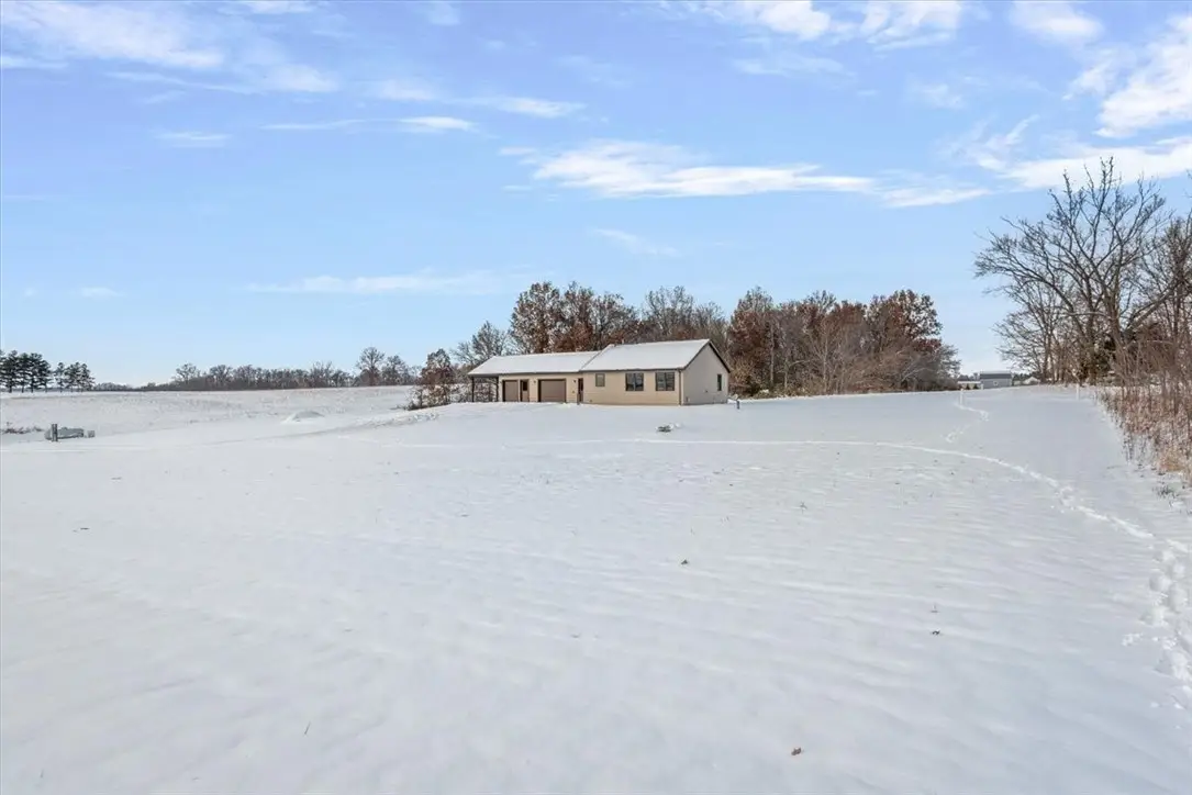 1389 State Hwy 16, Shelbyville, IL 62565 - Image #1