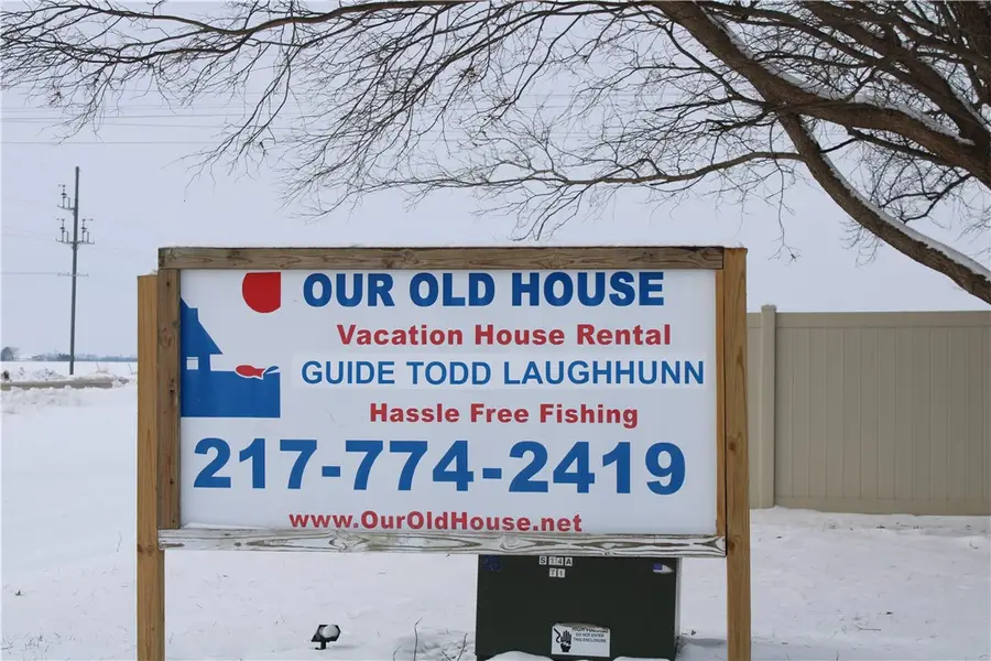 1302 N 2200 East Road, Shelbyville, IL 62565 - Image #2