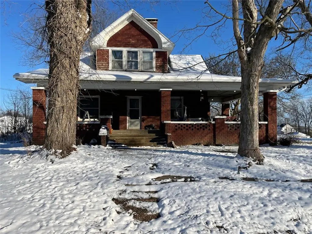 330 S Madison Street, Westfield, IL 62474 - Image #1