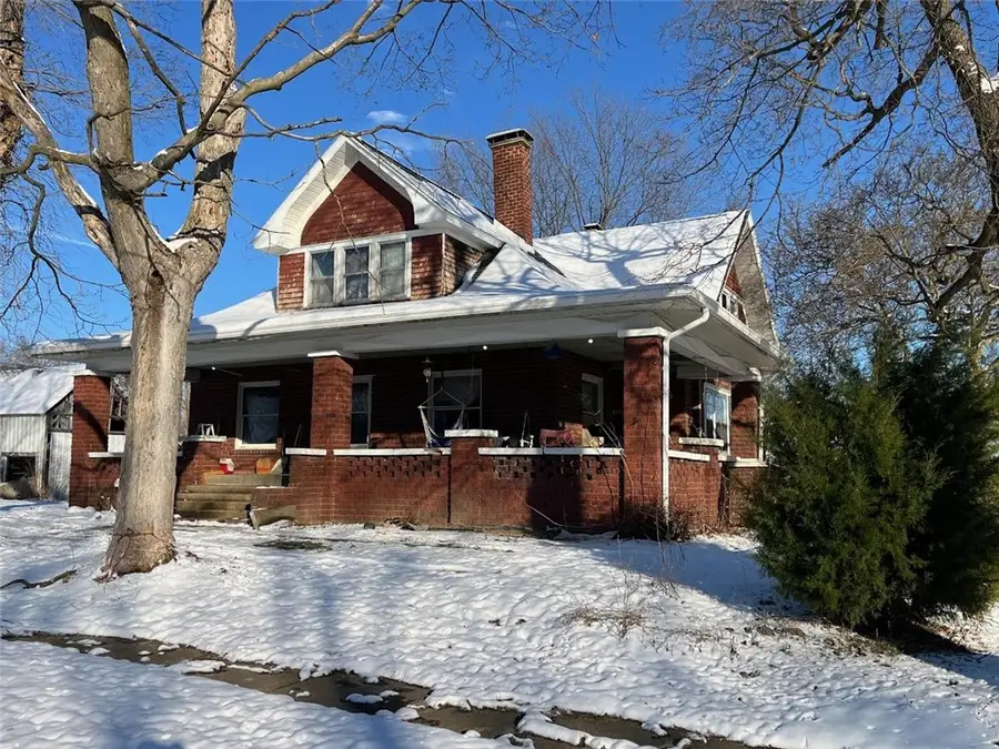 330 S Madison Street, Westfield, IL 62474 - Image #2