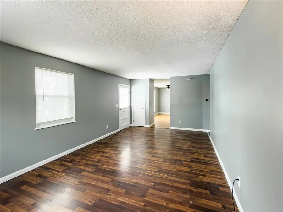 914 W Elizabeth Street, Paris, IL 61944 - Image #3