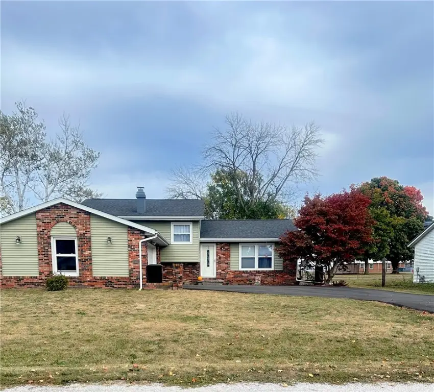 420 Panther Drive, Lovington, IL 61937 - Image #1