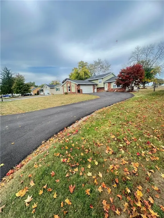 420 Panther Drive, Lovington, IL 61937 - Image #2