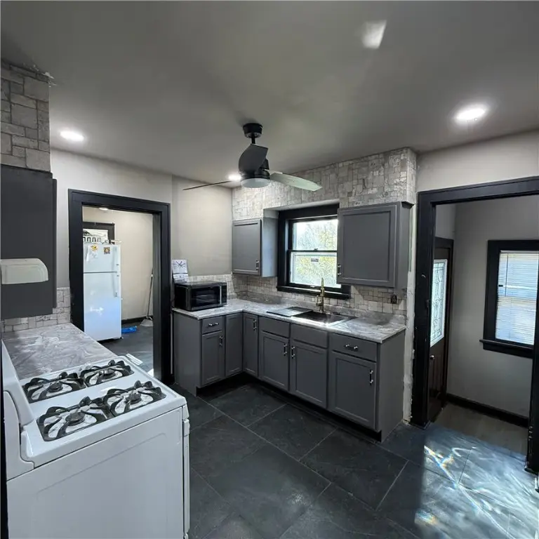 1010 Lincoln Park Drive, Decatur, IL 62522 - Image #2