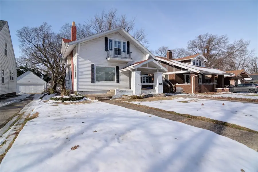 215 N Taylor Avenue, Decatur, IL 62522 - Image #2