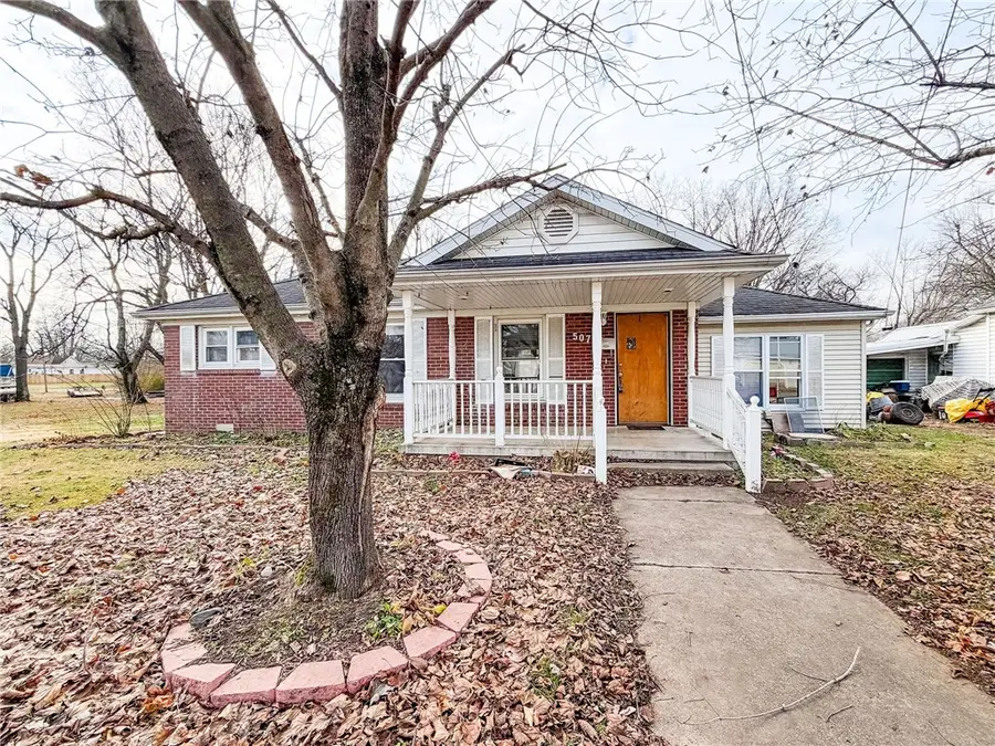 507 E Market Street, Palestine, IL 62451 - Image #2