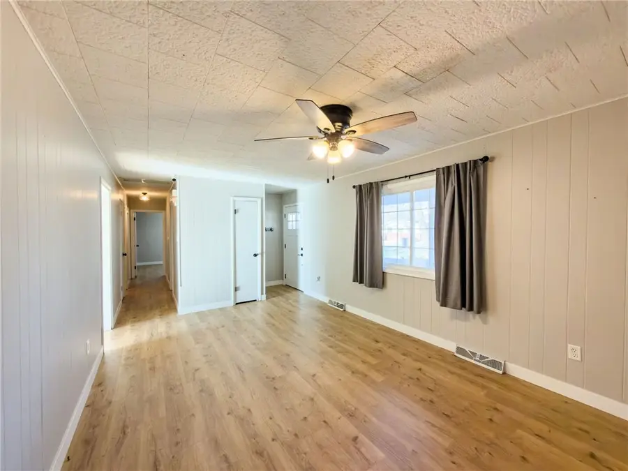 107 Linden Street, Marshall, IL 62441 - Image #2