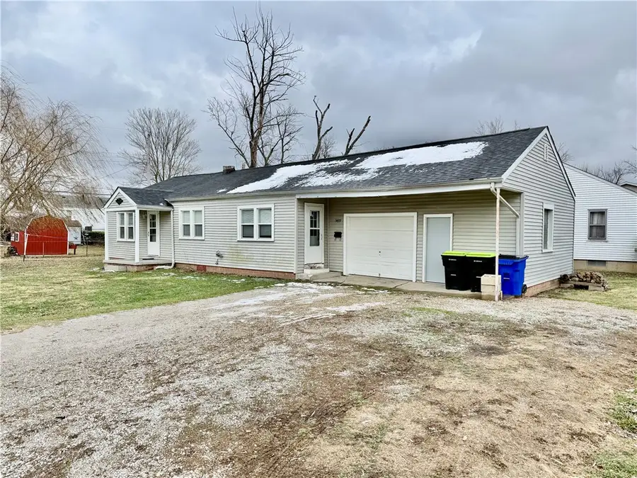 3499 W Lafayette Avenue, Decatur, IL 62522 - Image #2