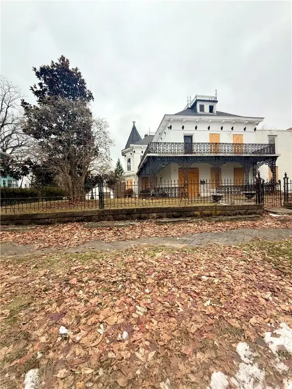 218 Jackson Avenue, Charleston, IL 61920 - Image #3