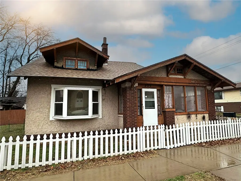 325 Monroe Avenue, Charleston, IL 61920 - Image #1