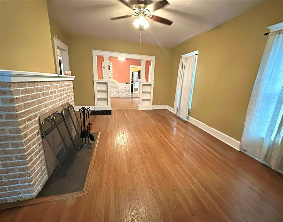 325 Monroe Avenue, Charleston, IL 61920 - Image #2