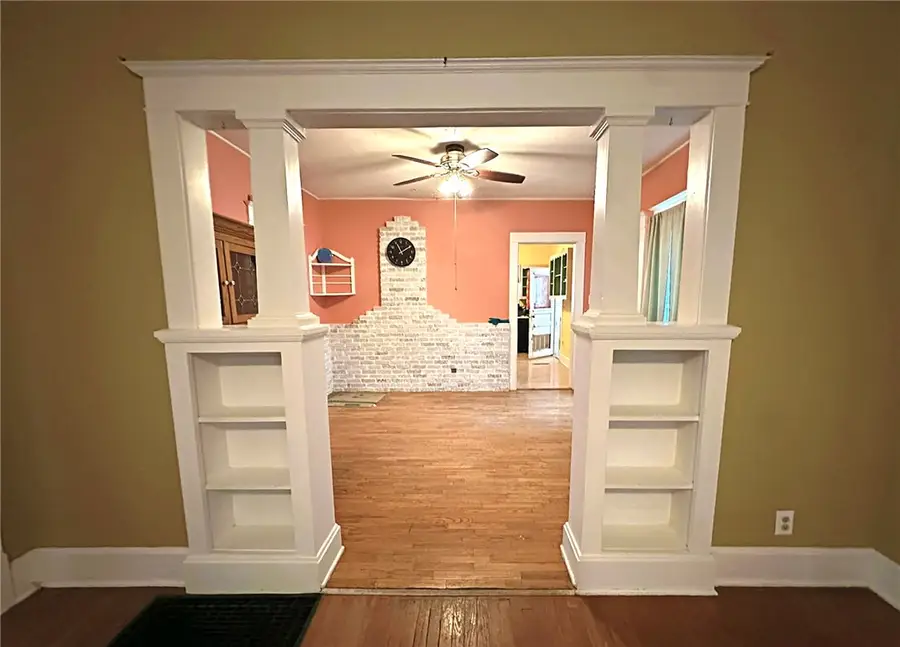 325 Monroe Avenue, Charleston, IL 61920 - Image #3