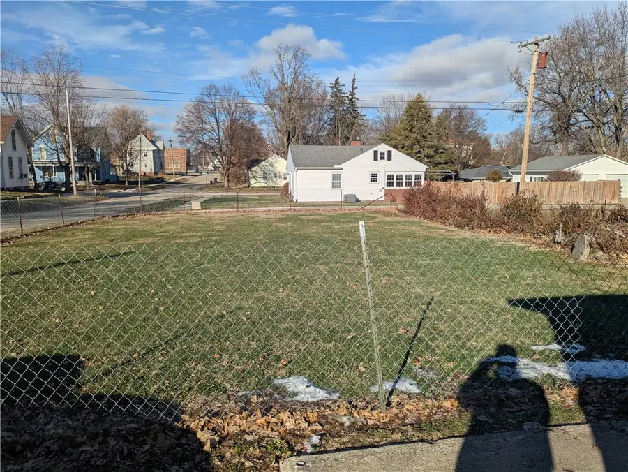 309 E Madison Street, Paris, IL 61944 - Image #2