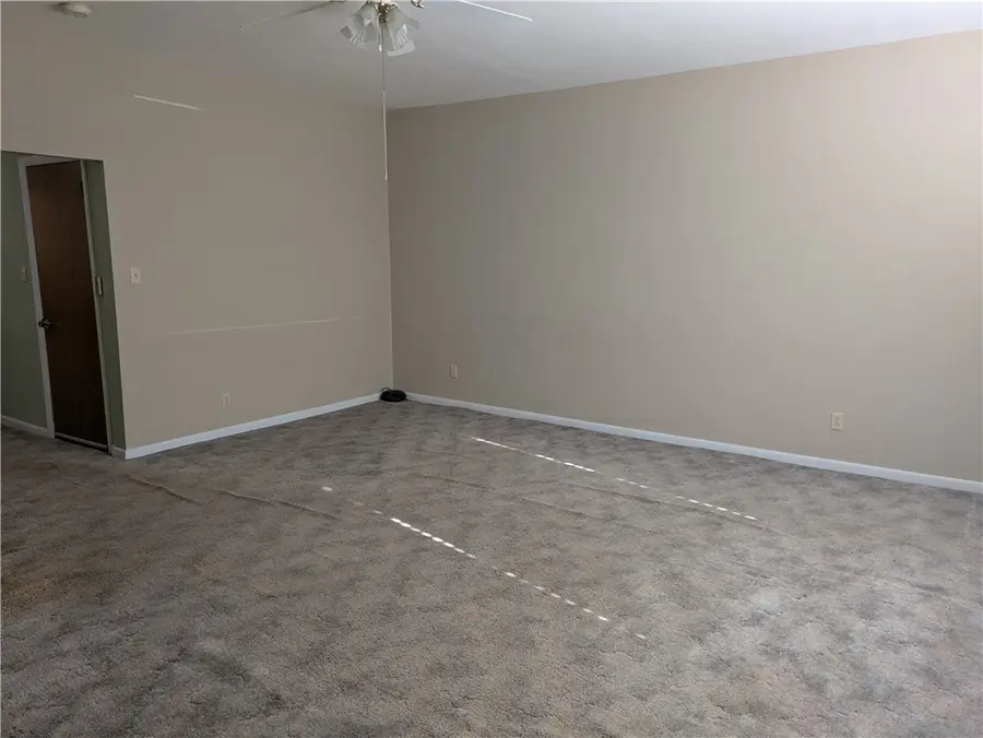 309 E Madison Street, Paris, IL 61944 - Image #3