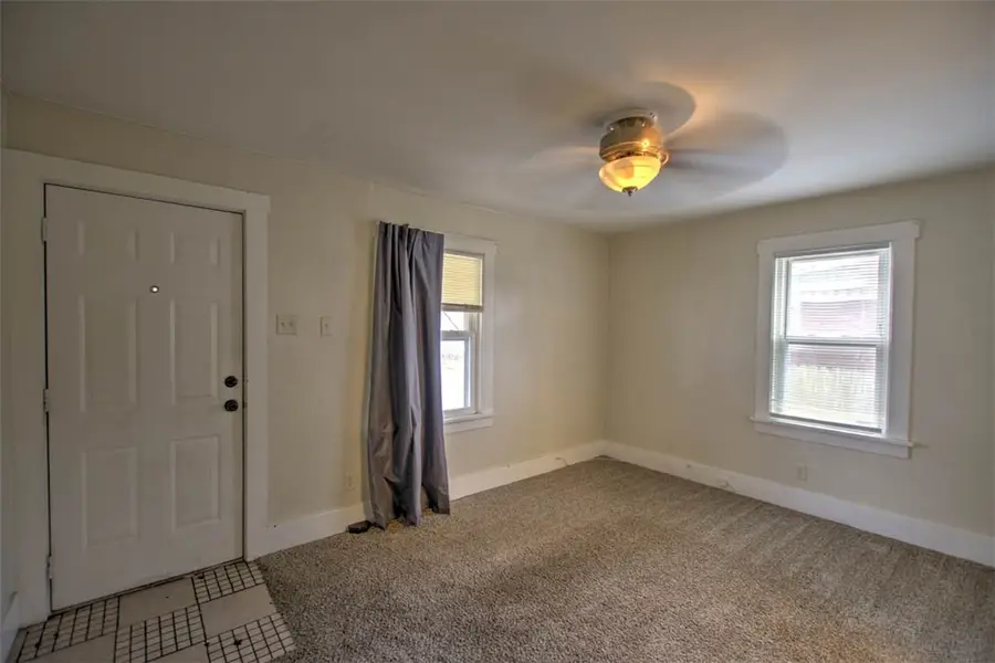 330 W Garfield Avenue, Decatur, IL 62526 - Image #3