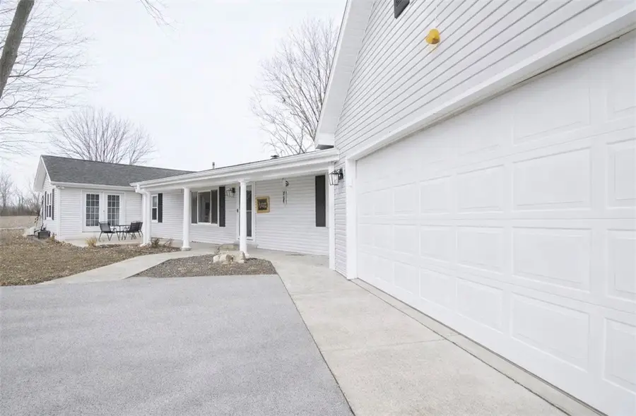 3028 N County Road 150e Road, Mattoon, IL 61938 - Image #3