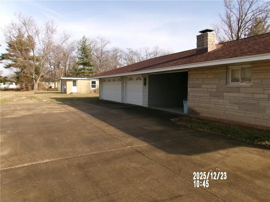 2007 Mckinley Avenue, Charleston, IL 61920 - Image #3