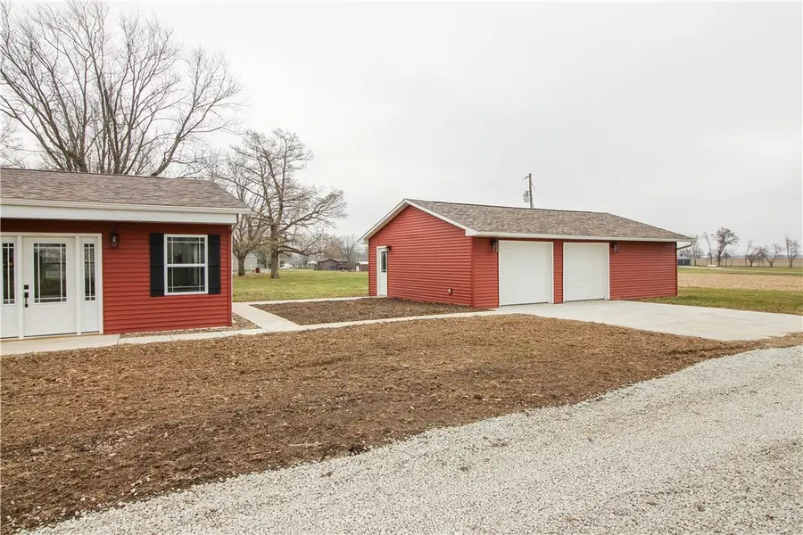 2029 E County Road 250n, Mattoon, IL 61938 - Image #3