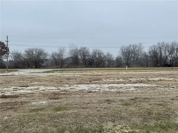 N Main Street, Moweaqua, IL 62550