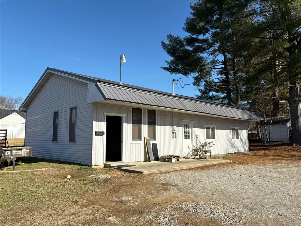 505 E Jourdan Street, Newton, IL 62448 - Image #1