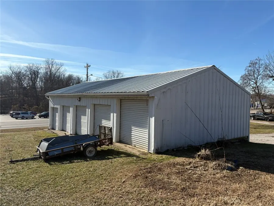 505 E Jourdan Street, Newton, IL 62448 - Image #3