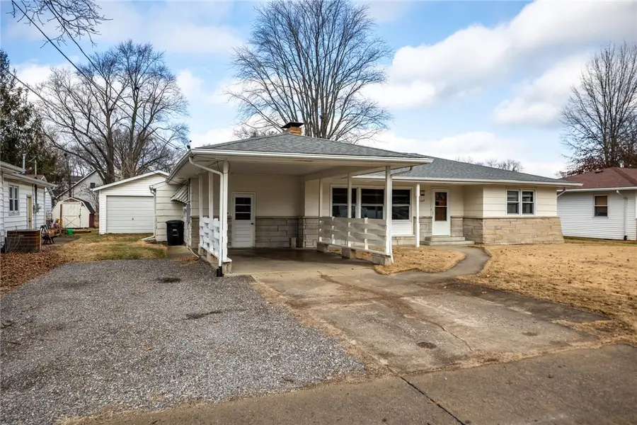 202 E Eiche Avenue, Effingham, IL 62401 - Image #2