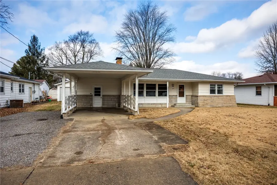 202 E Eiche Avenue, Effingham, IL 62401 - Image #3