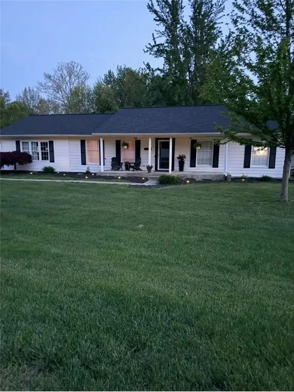 1209 E Hall Street, Olney, IL 62450