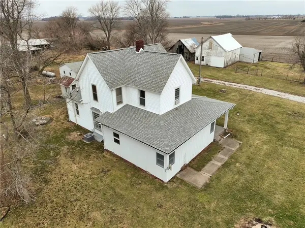 9162 1450 East Road, Georgetown, IL 61846