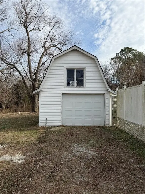 906 S 3rd Street, Effingham, IL 62401 - Image #2