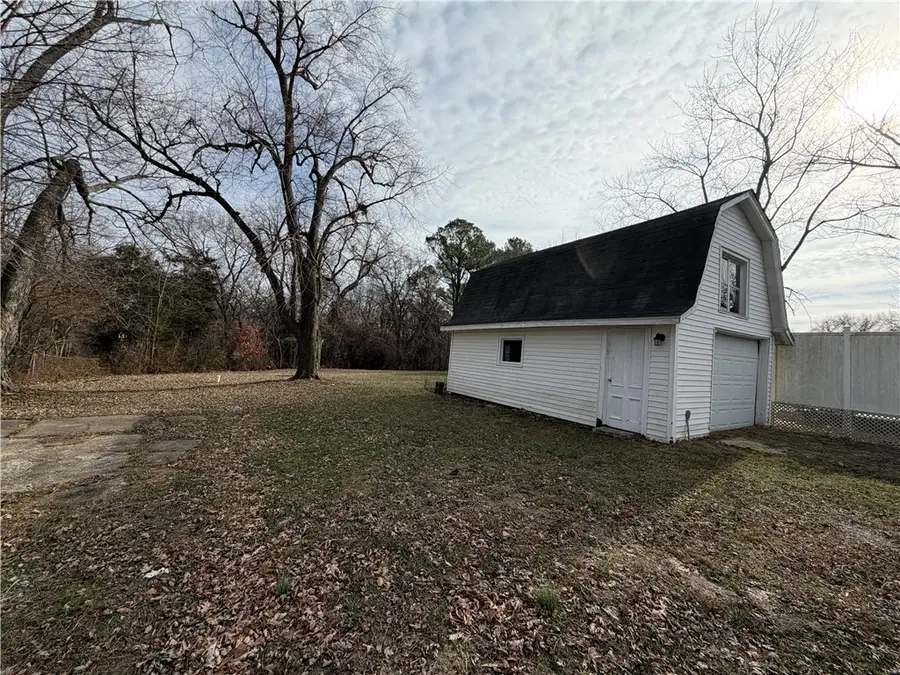 906 S 3rd Street, Effingham, IL 62401 - Image #3