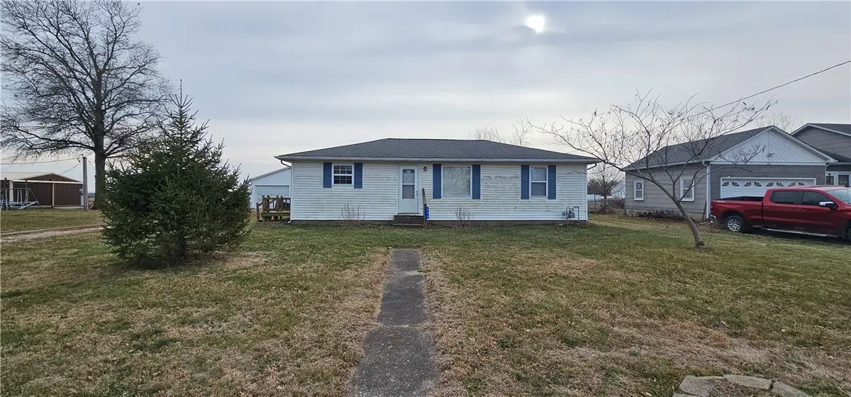 206 E 5th Street, Saint Peter, IL 62880 - Image #1