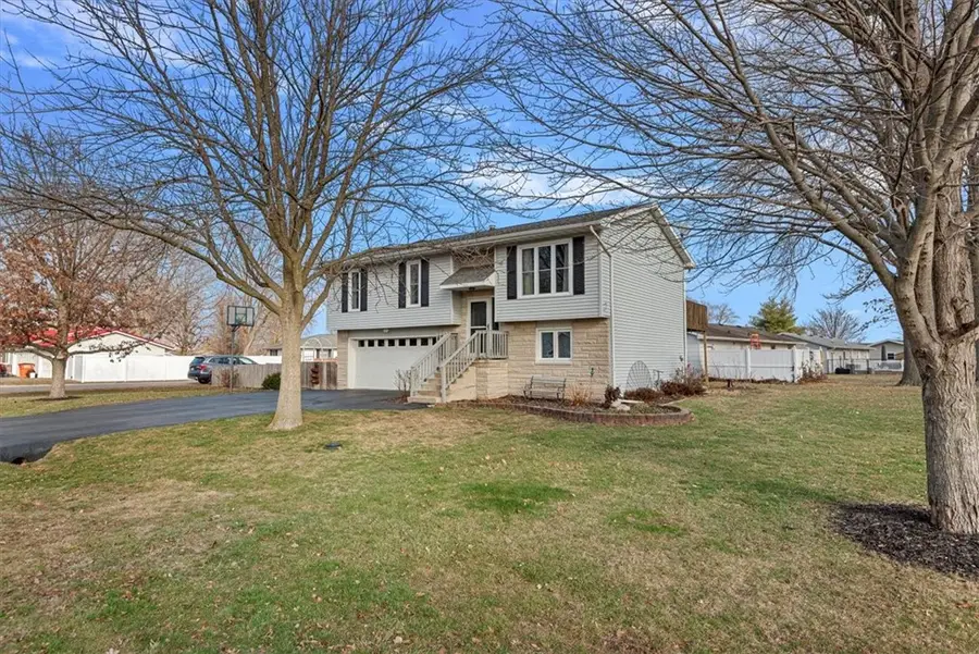 51 Cardinal Drive, Bethany, IL 61914 - Image #2