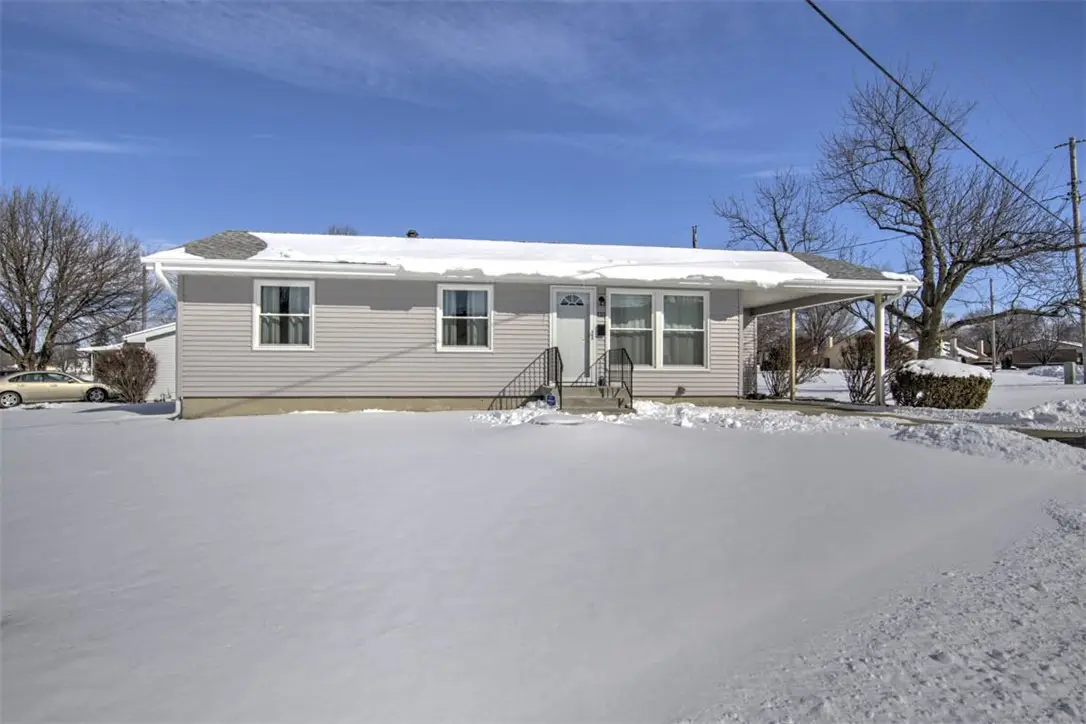 110 W Manchester Drive, Decatur, IL 62526 - #1