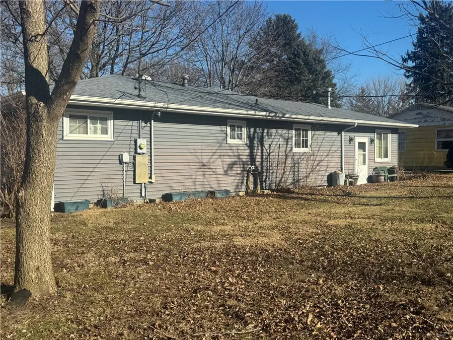 520 W Grant Street, Paris, IL 61944 - Image #3