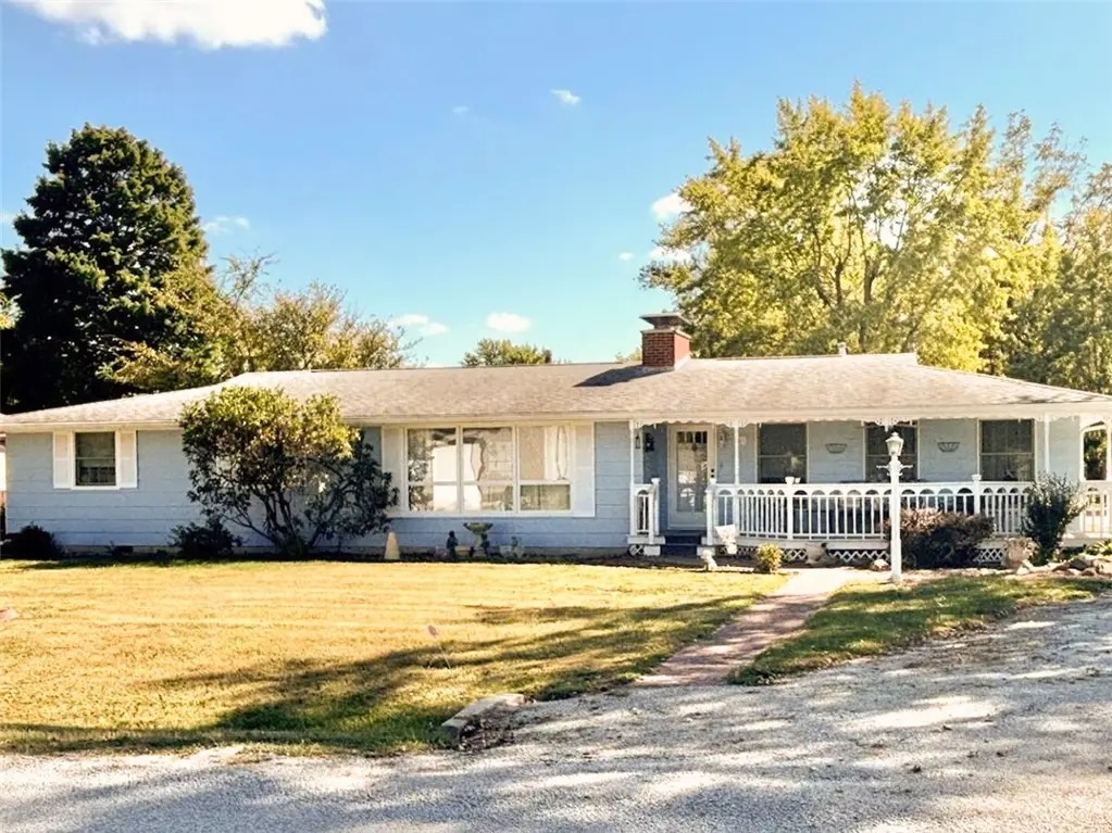 501 E Elizabeth Street, Greenup, IL 62428 - #1