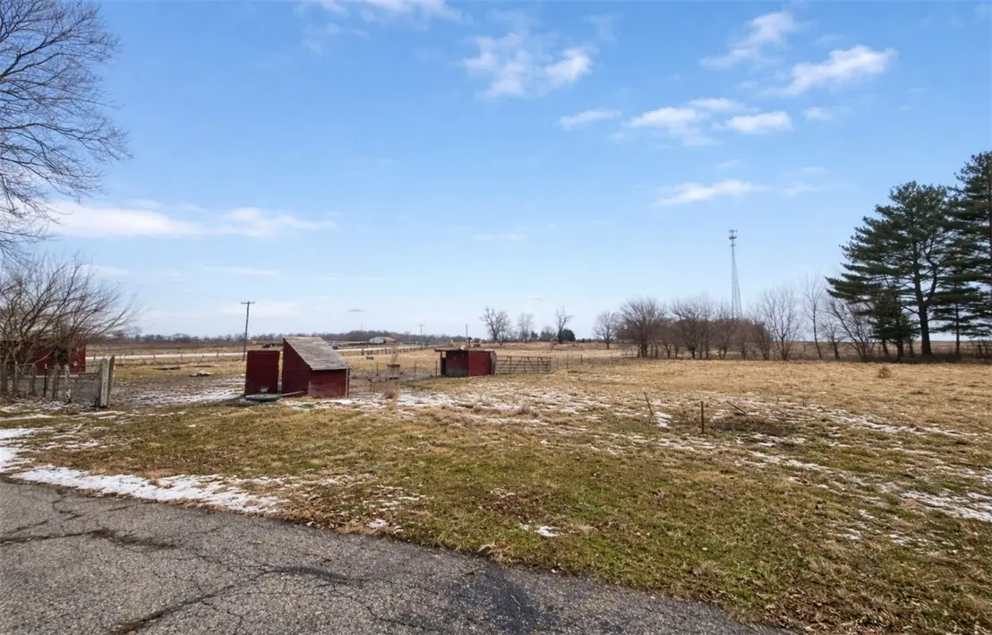 9581 Il Hwy 16, Paris, IL 61944 - Image #1