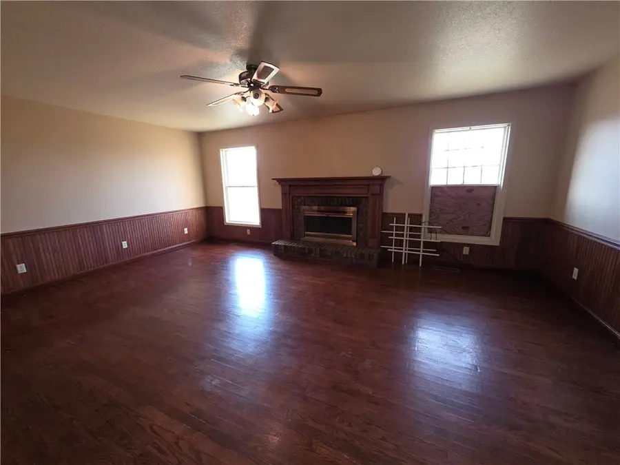 917 2600 East Road, Strasburg, IL 62465 - Image #3