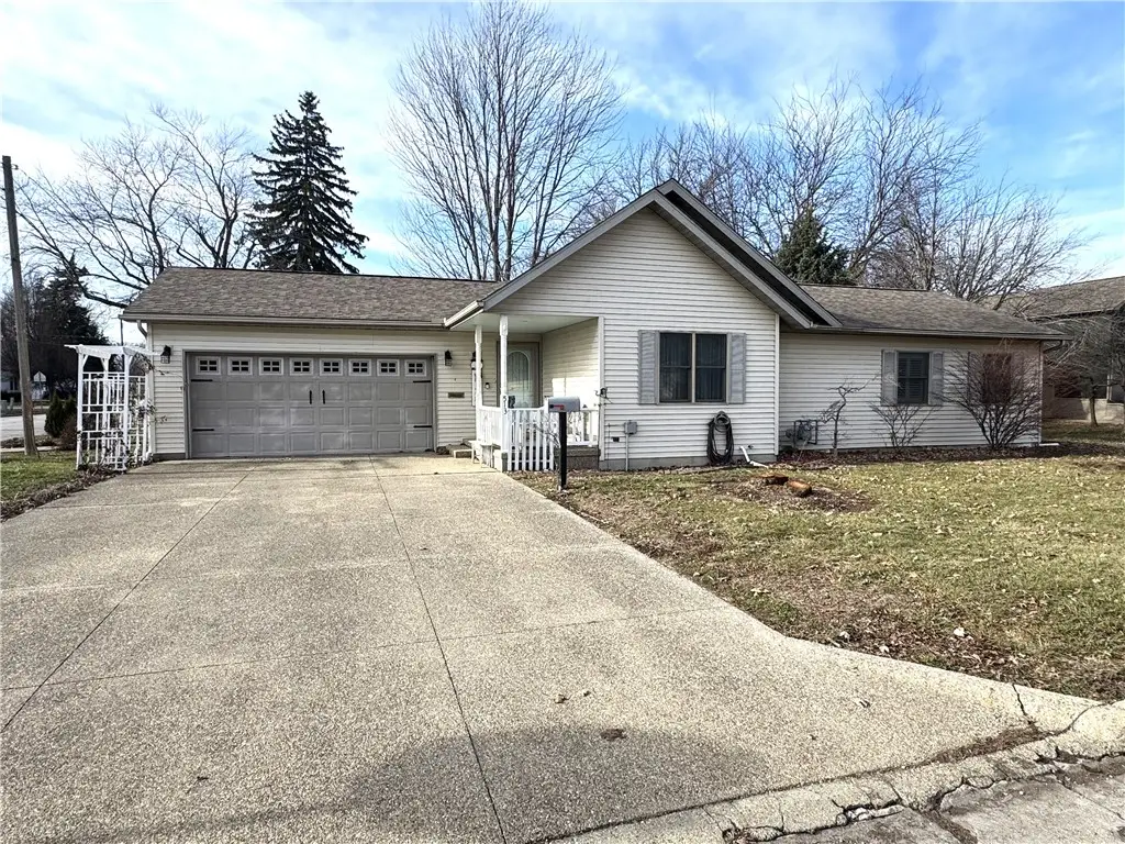 513 S Walnut Street, Pana, IL 62557 - Image #1